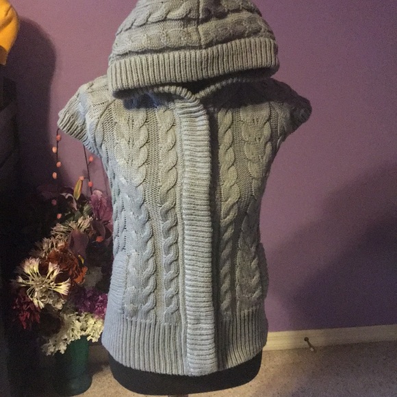 Zara Jackets & Blazers - Zara knitwear S hooded vest